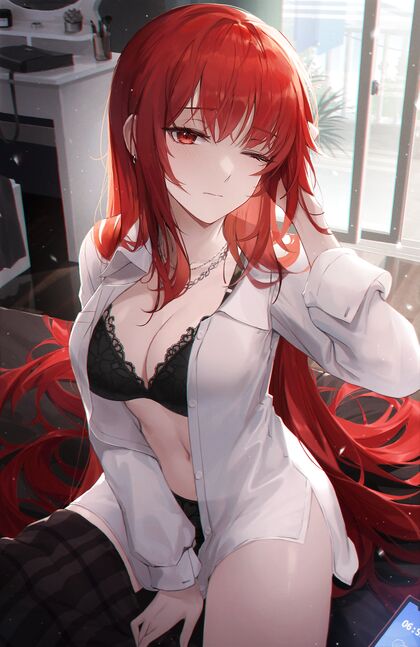 Horny AF Hottie Wakes up to XXX Pic of Her Own Fappening!