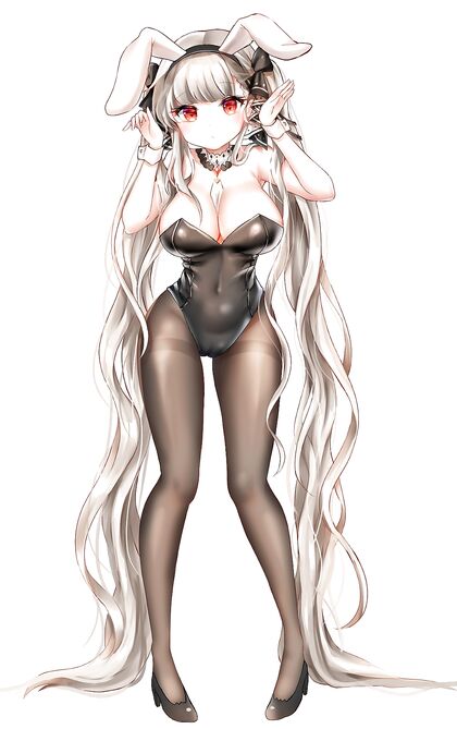 Hella Hot Harem-scaping Babe in Bunz!