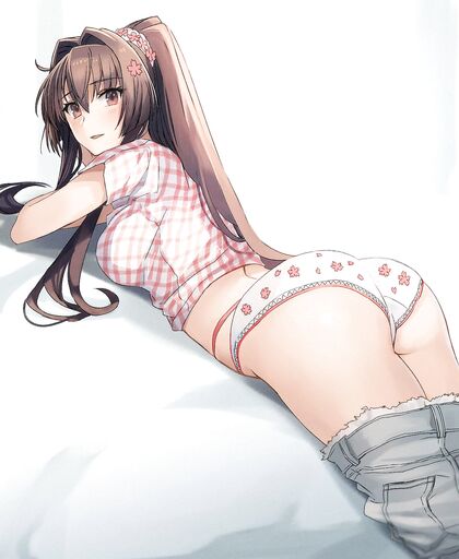 Droppin’ her drawers for some hot hanky-pink action!