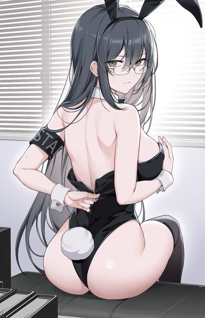 Hella Hot Harem-scaping Babe in Bunneh Laybuhs
