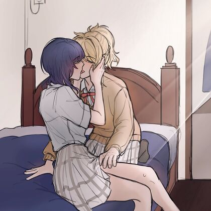 Horny Hentai XXX Divers Divas Deep Kissing Session