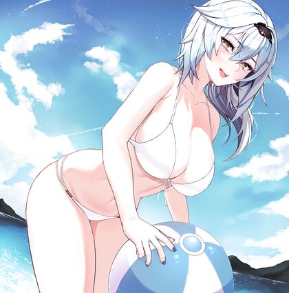 Holy shit! White bikini-clad hottie gets wet n wild in XXX beach pic!