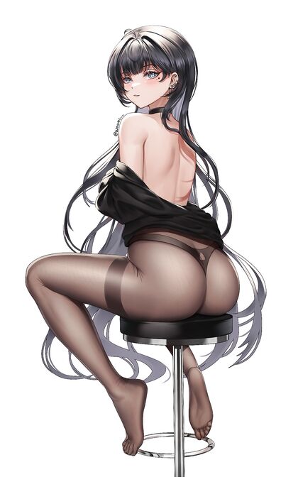 Horny Hottie on Swingin’ Seat Gets Her Groove On