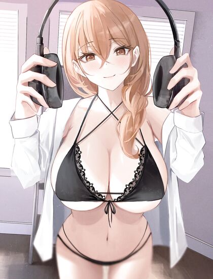 Dude Gets His Nuts Blasted by Hottie in Headphone Orgy