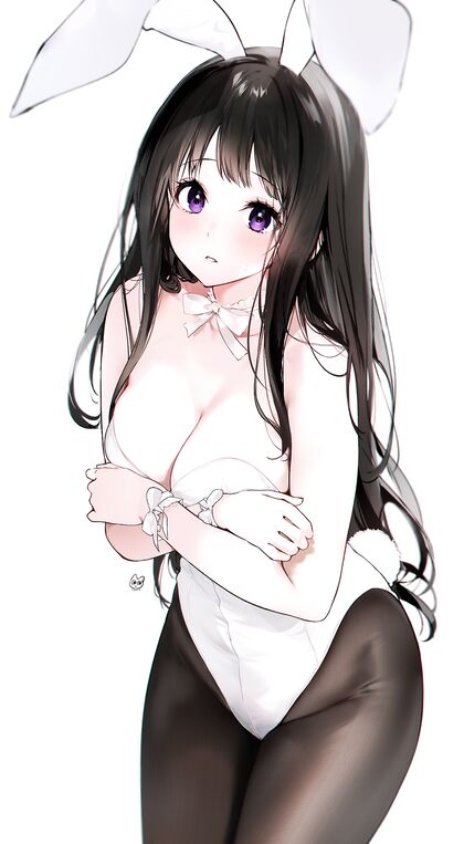 Hella Hot Harem-style Bunnie Babe Gettin’ It On in XXX Pics