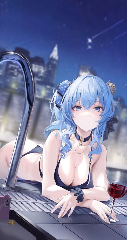 Sui-seiiiii! Her curvy bod is XxxXxxtraordinary!