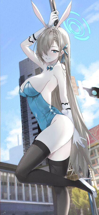 Hella Hot Harem Porn - Bun-totally obsessed babe fucking her way through XXX honeys!