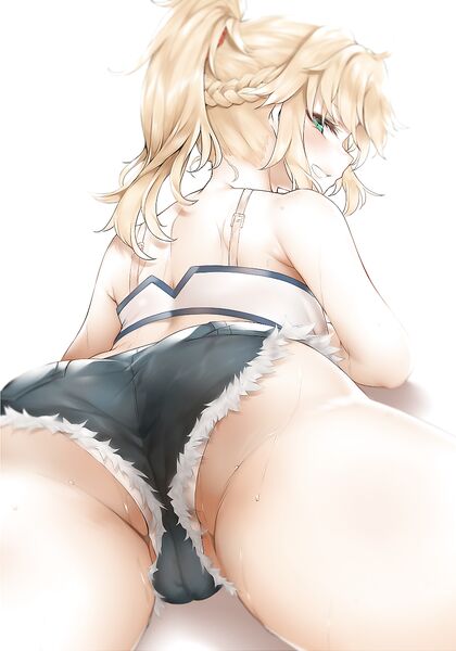 Holy Hanna! Mega-Hot XXX Pics of Sultry Siren in Scorching Shorties!