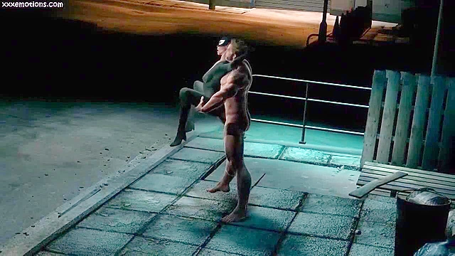 Catwoman and Wolverine meet up in a dark alley to fuck