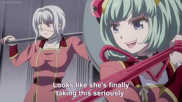 Sexy lesbian babe gets served drinks while in the bathtub before sexy fighting