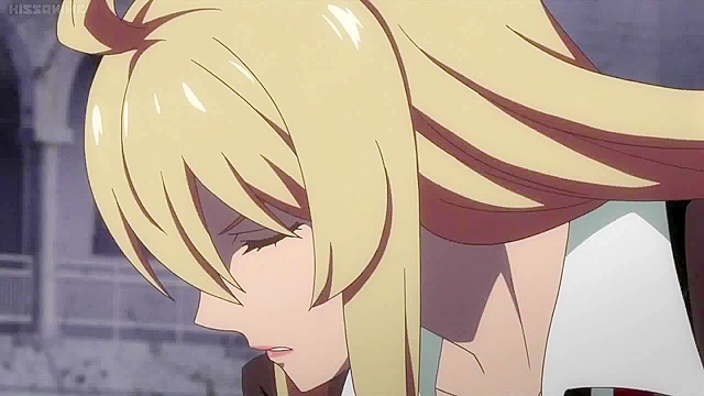 Sexy lesbian babe gets served drinks while in the bathtub before sexy fighting