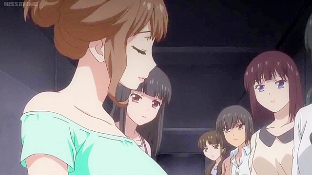 Sexy lesbian babe gets served drinks while in the bathtub before sexy fighting