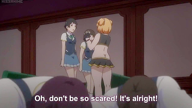 Sexy lesbian babe gets served drinks while in the bathtub before sexy fighting