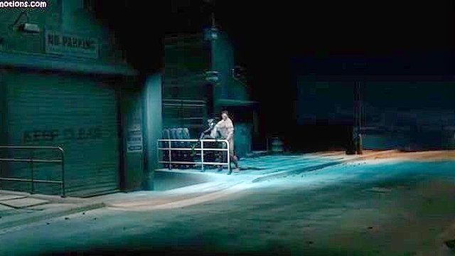 Wolverine lifts up catwoman and fucks her in an alley