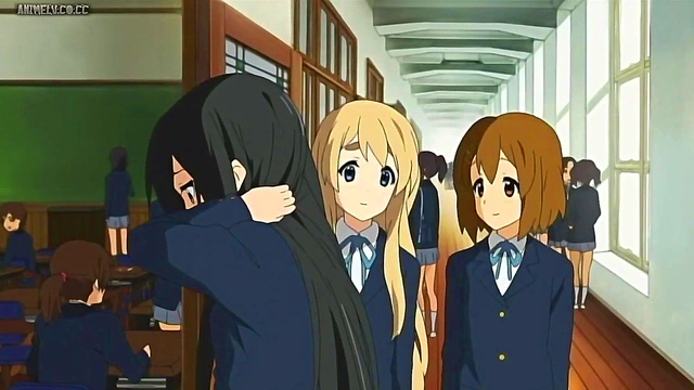 K-ON Anime Girls Rock Out With Sexy Music & Seductive Moves