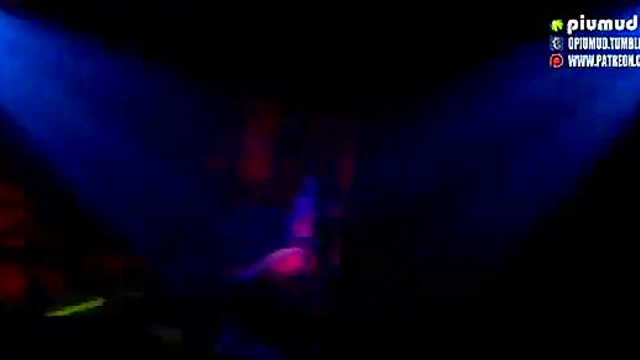 Hot 3D Honoka Strips Seductively in Club for Erotic Fun