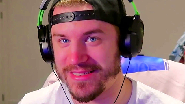 Strange Alien Seduces for Intense Hentai Fap CEO Session