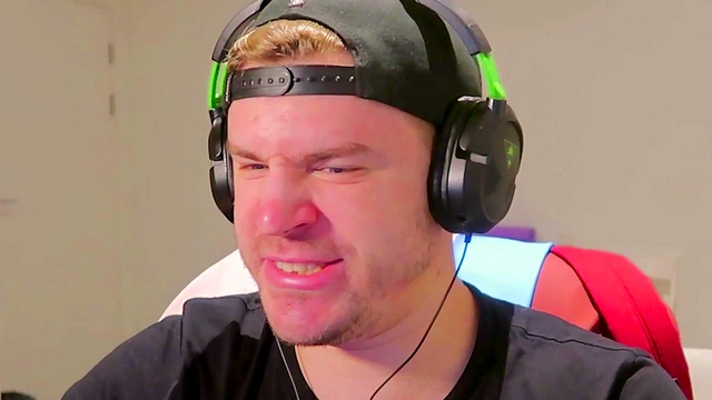 Naruto Jikage Rising – Seductive Anime Chick Teases in FNAF Style