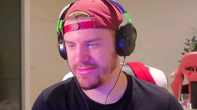 Human-Like Maid Robot Fucks Her Owner in Doggy Style for Christmas Pleasure