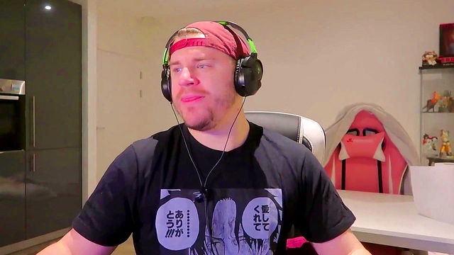 Horny Catgirl Turns Baking Session Into Hot Doggy Style Fap CEO Action