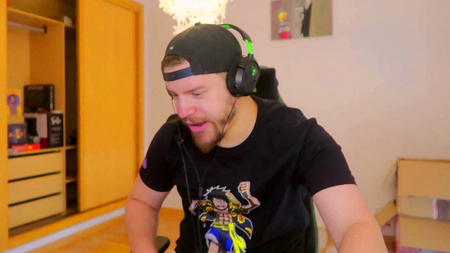 Horny Dragon Ball Girls Bulma & Launch Fuck With Kamehameha Passion