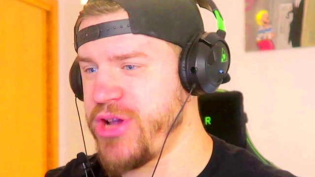 Horny Dragon Ball Girls Bulma & Launch Fuck With Kamehameha Passion