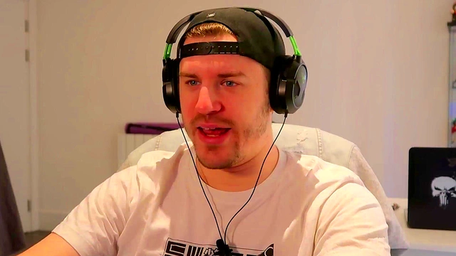 Hentai Girls Host Steamy Pajama Party With Nurse & Maid Action