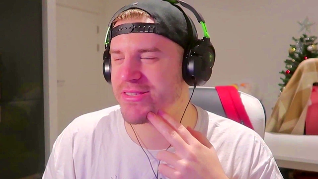 Spider-Man Cosplay Therapy – Peter Parker Exposed by Mary-Jane