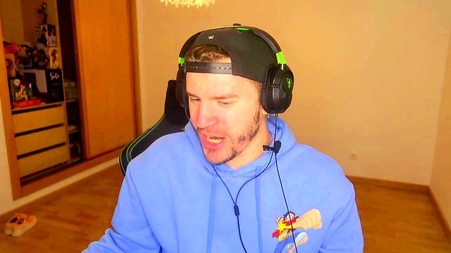 MaryJane Tempts Spider-Man For A Horny Cosplay Session At His Place