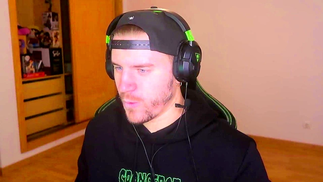 Dragon Ball Hentai – Bulma & Videl Take Turns for Intense Blowjob & Pussy Fucking Creampie