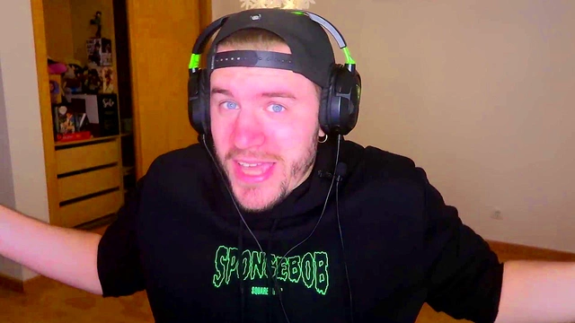 Dragon Ball Hentai – Bulma & Videl Take Turns for Intense Blowjob & Pussy Fucking Creampie