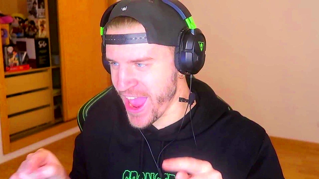 Dragon Ball Hentai – Bulma & Videl Take Turns for Intense Blowjob & Pussy Fucking Creampie