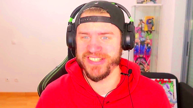 Christmas Elf Meets & Fucks Delivery Boy for Naughty Yuletide Fun