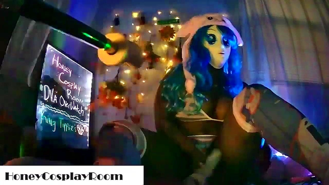 HONEY COSPLAY ROOM -- DVa Over Watch Gamer (Japanese Hentai) PT1
