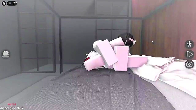 I fuck my italian girlfriend in roblox