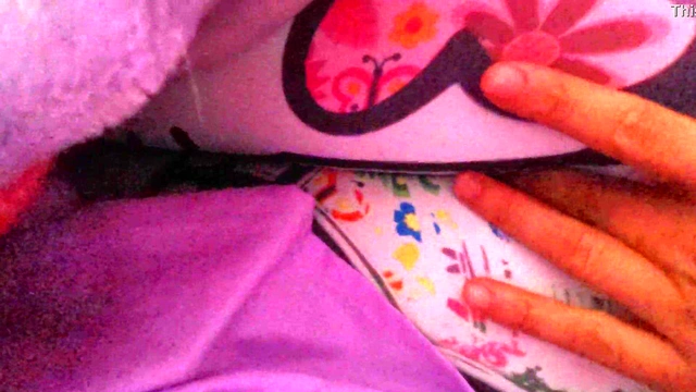 Fingering my big booty roommate, I fucked her (part 1)