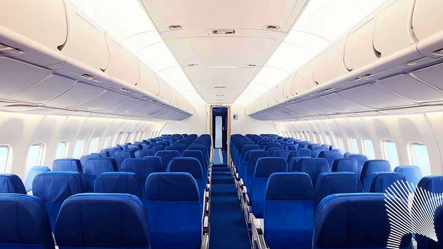 Hot FemBoy Gives His OniChan A Steamy FootJob & Riding Session